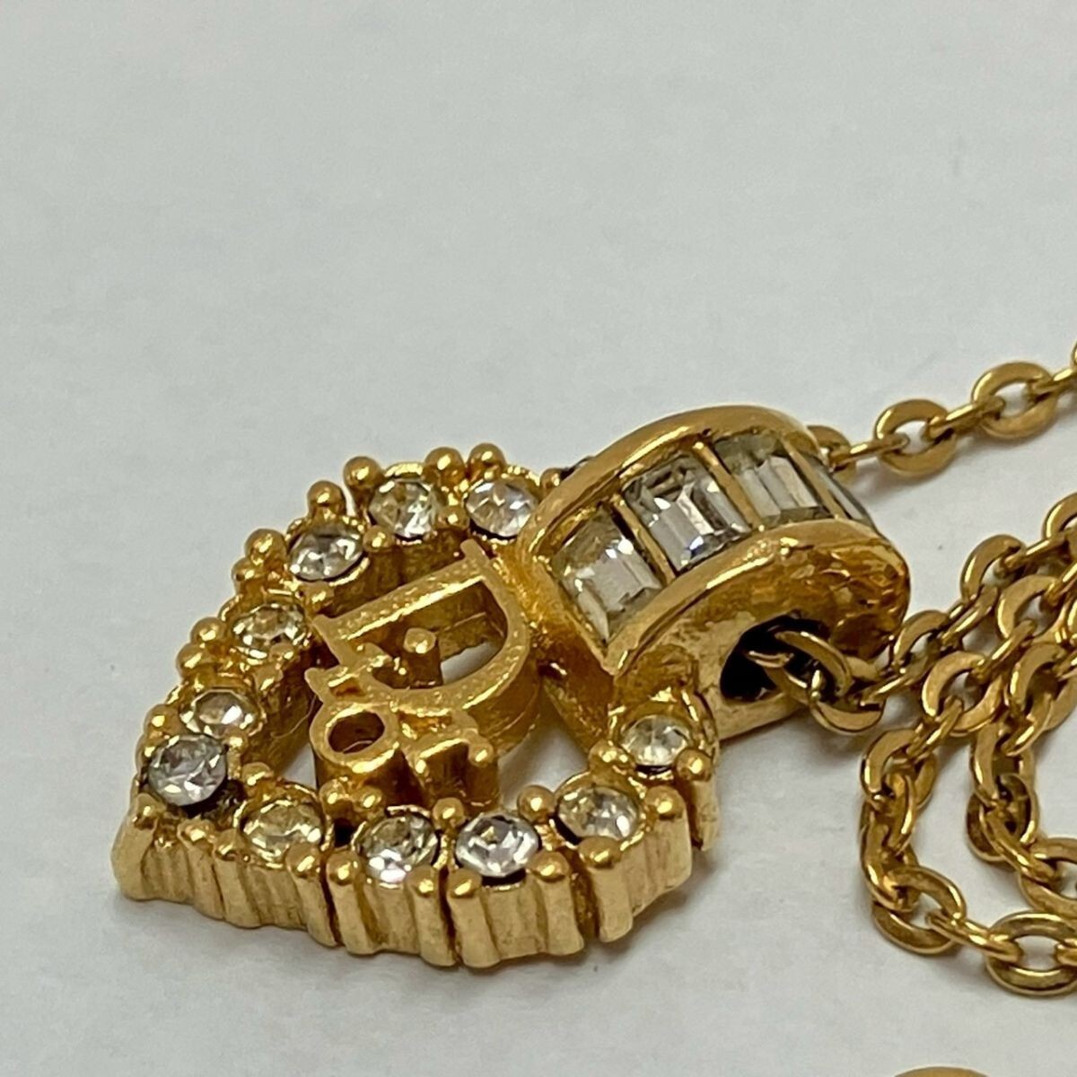 S042-G19-1011★ Christian Dior クリスチャン・ディオール アクセサリー ネックレス ロゴ ハート ラインストーン ゴールドカラー KA_画像5