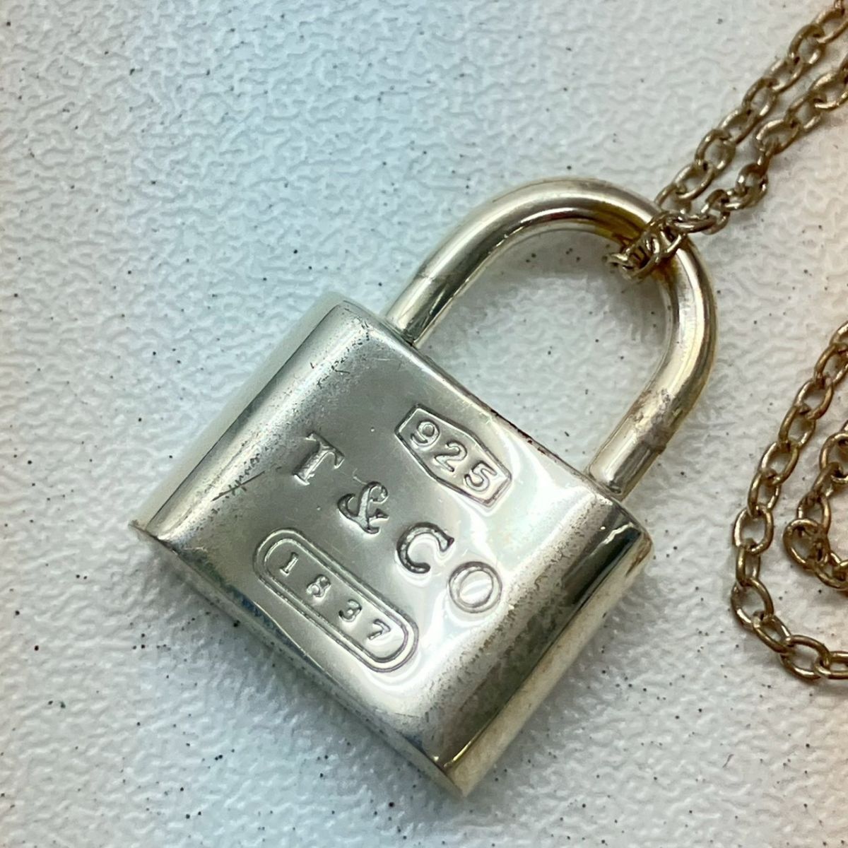 U037-CH15-1292★ TIFFANY&Co. ティファニー アクセサリー ネックレス 1837 カナデ 南京錠 シルバー 925 シルバーアクセサリー 袋付き KA_画像1