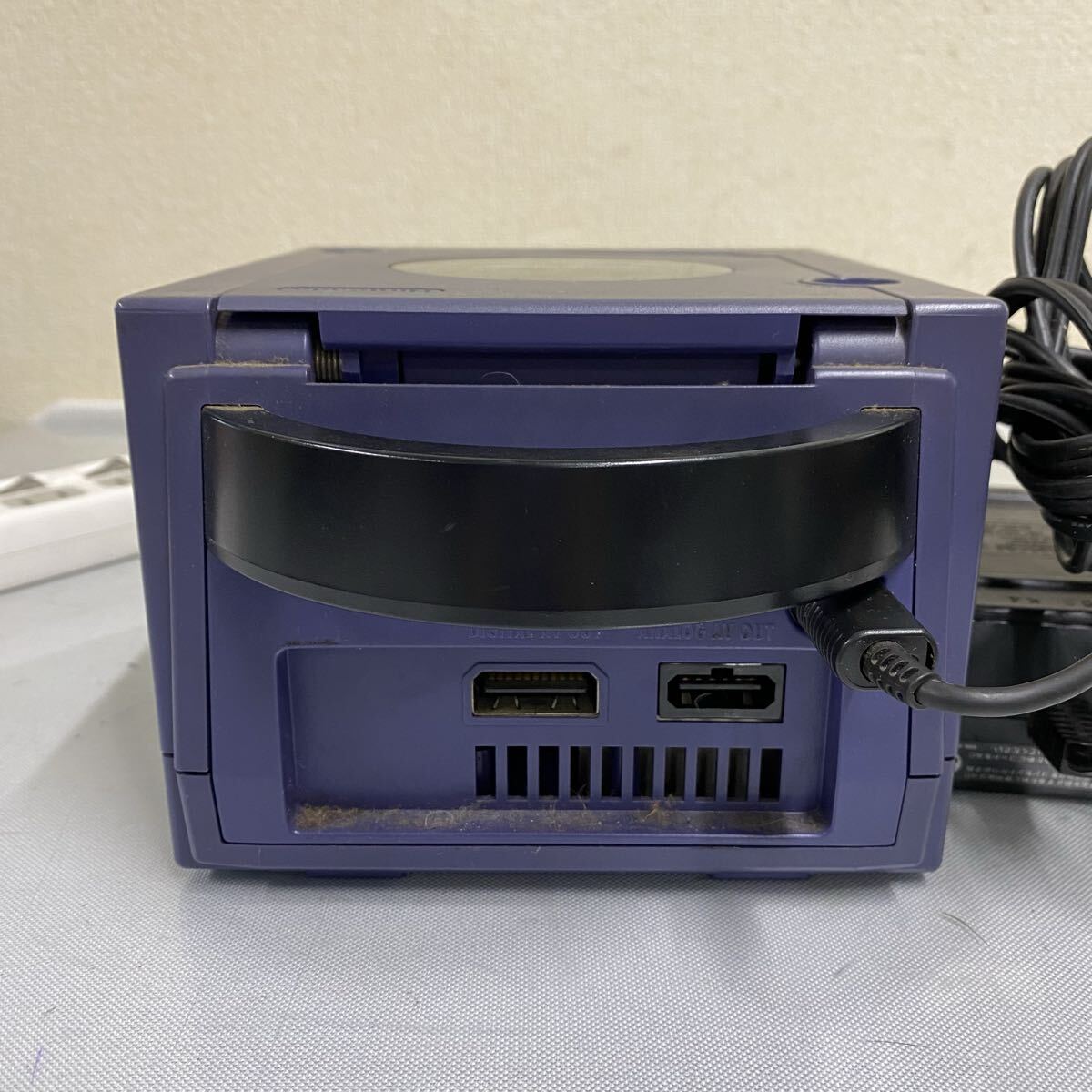 ▲230 任天堂 Nintendo GAMECUBE ゲームキューブ DOL-001 本体 コントローラー バイオレット 通電確認済み_画像5