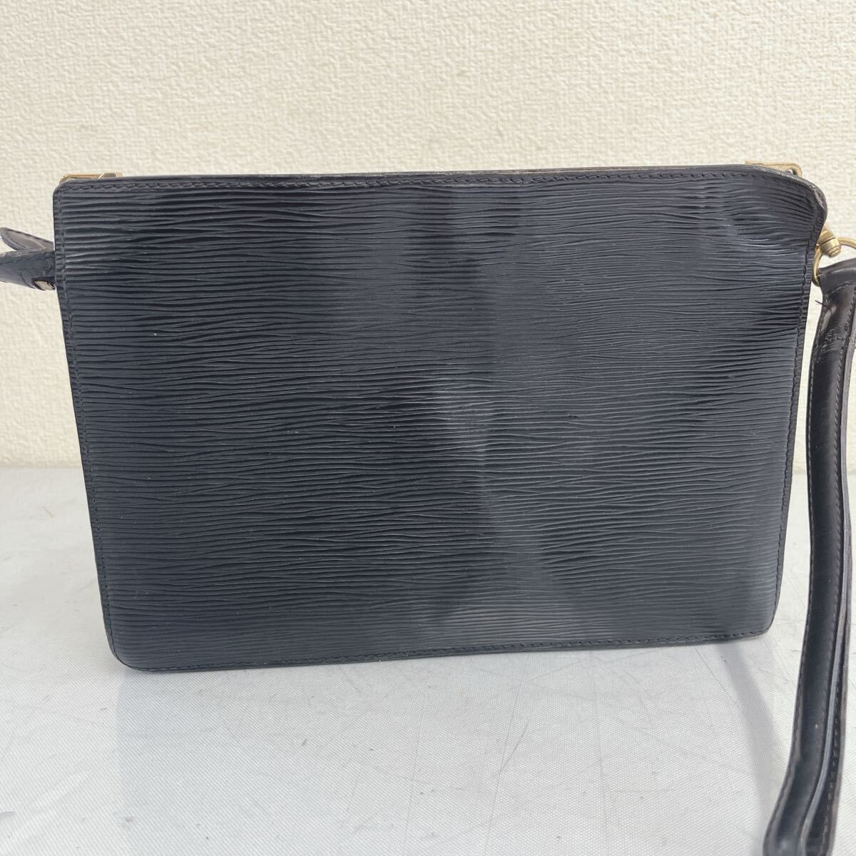 LOUIS VUITTON ルイヴィトン クラッチバッグ セカンドバッグ アンギャン M52112 エピ_画像3