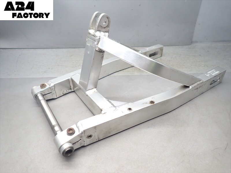 A1R7-0929 ドゥカティ 900SS スイングアーム 純正品_画像1
