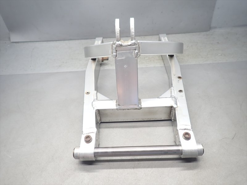 A1R7-0929 ドゥカティ 900SS スイングアーム 純正品_画像2