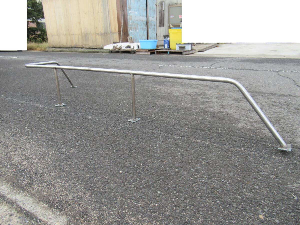 ステンレス製 ハンドレール 1本 長約210cm×60cm 高約30cm 軸φ25mm 中古 手摺 手すり コーナー用 後方用_画像4