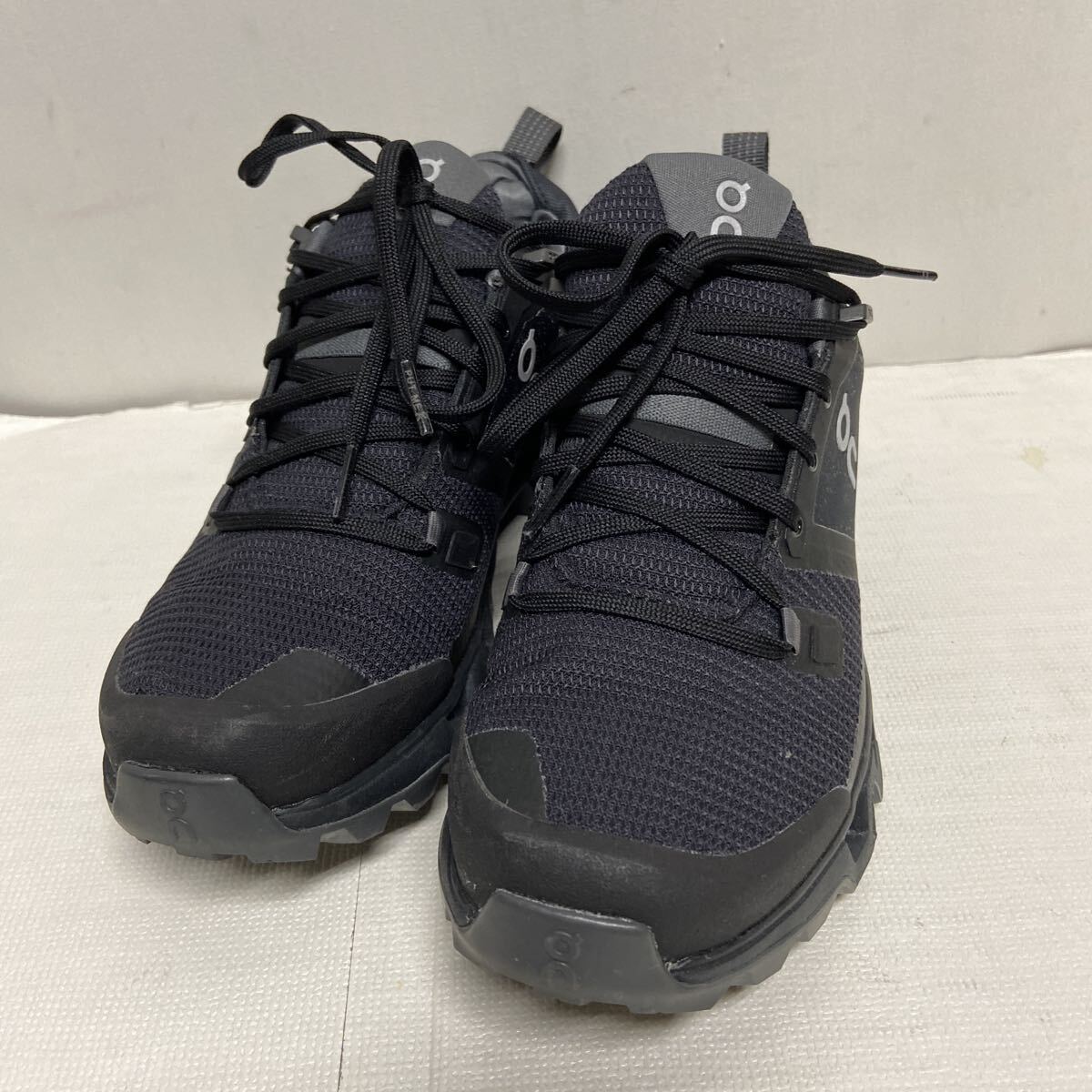 【on cloud X オンクラウド】Cloudwander Waterproof ローカットスニーカー 24.5cm ブラック 2510oki h_画像1