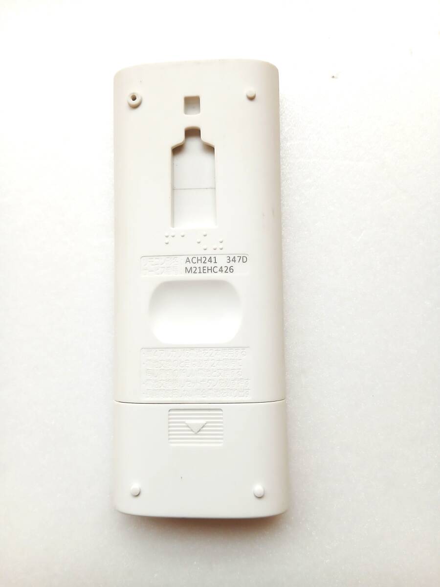 YK 22 除菌・簡易清掃済 三菱　霧ヶ峰 ルームエアコン リモコン ACH241 赤外線発光確認済☆★_画像3