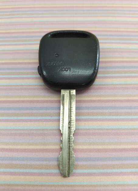 ★　トヨタ　シエンタ　　NCP81　リモコンキー　　★　純正中古部品　送料込み　　　　　自管理5ta374_画像5