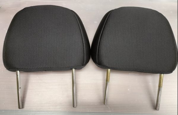 ★　ダイハツ　アトレー　Ｓ２２０Ｇ　後列左右　ヘッドレスト　　純正中古部品　　自管理5ta372_画像2