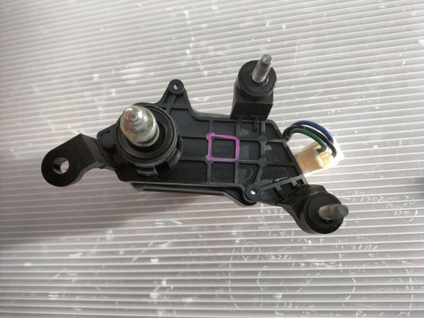 ★　マツダ　ボンゴ　右ライトレベライザー　SKP2V　右側　★　　純正中古部品　自管理5ta352_画像2