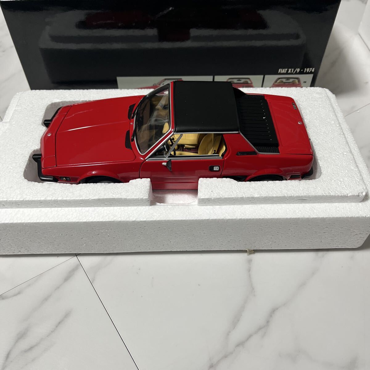 【箱付き】《1/18スケール》Fiat X1/9 1974 minichamps ミニカー 模型 コレクション放出 メタルダイキャスト フィアット レッド_画像2