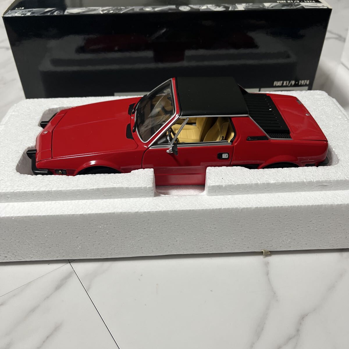 【箱付き】《1/18スケール》Fiat X1/9 1974 minichamps ミニカー 模型 コレクション放出 メタルダイキャスト フィアット レッド_画像4