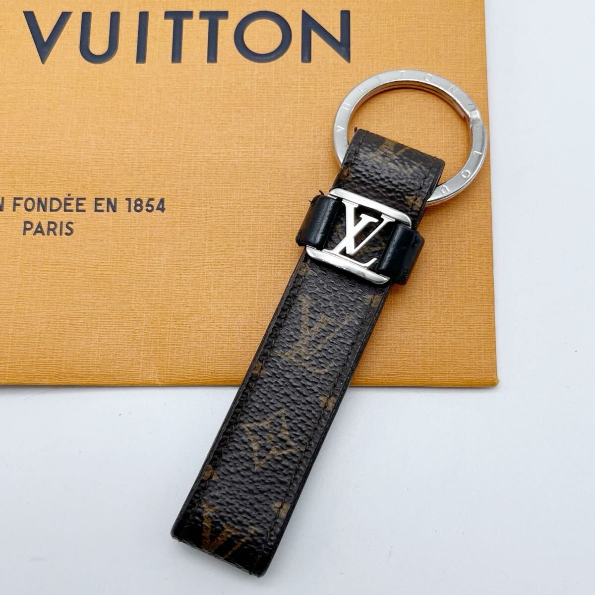 LOUIS VUITTON Louis Vuitton porutokre Dragon n монограмма Brown серебряный металлические принадлежности брелок для ключа кольцо для ключей M62709 LOUIS VUITTON Louis Vuitton porutokre Dragon n монограмма Brown серебряный металлические принадлежности брелок для ключа кольцо для ключей M62709