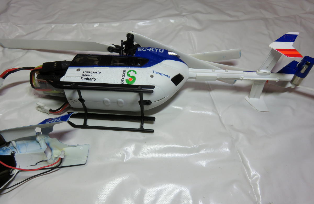 ■HiTEC■ EC145 K124 ラジコンヘリ スケール機 ジャンク_画像3
