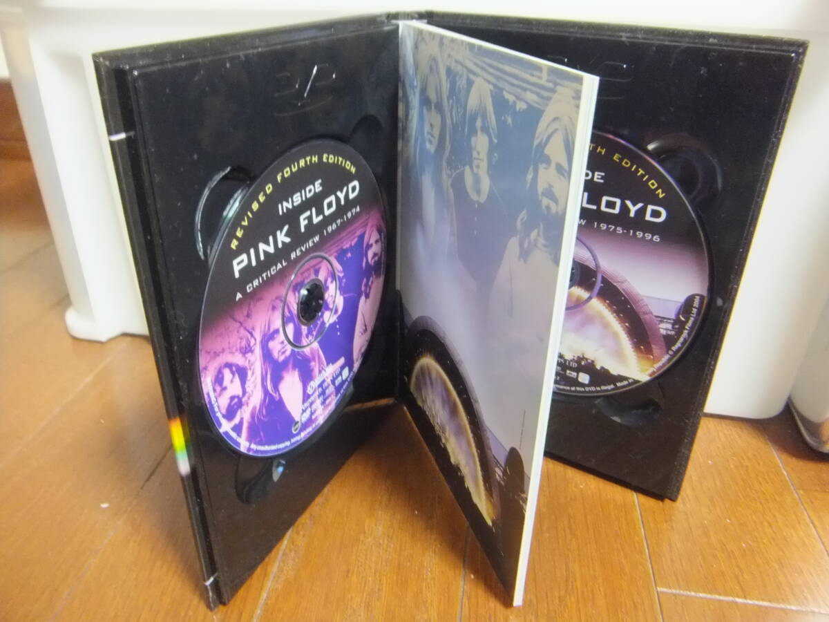 ピンク フロイド　A CRITICAL REVIEW 1967-1996　輸入盤DVD 2枚組　綴込みブックレット付_画像3