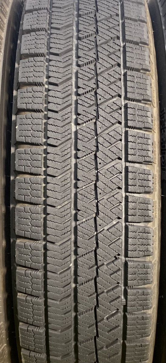 145/80R13 75Q Bridgestone BLIZZAK VRX2 中古 スタッドレスタイヤ 4本セット 2022年製 ※本州送料無料 145/80/13 冬タイヤ U5274.I