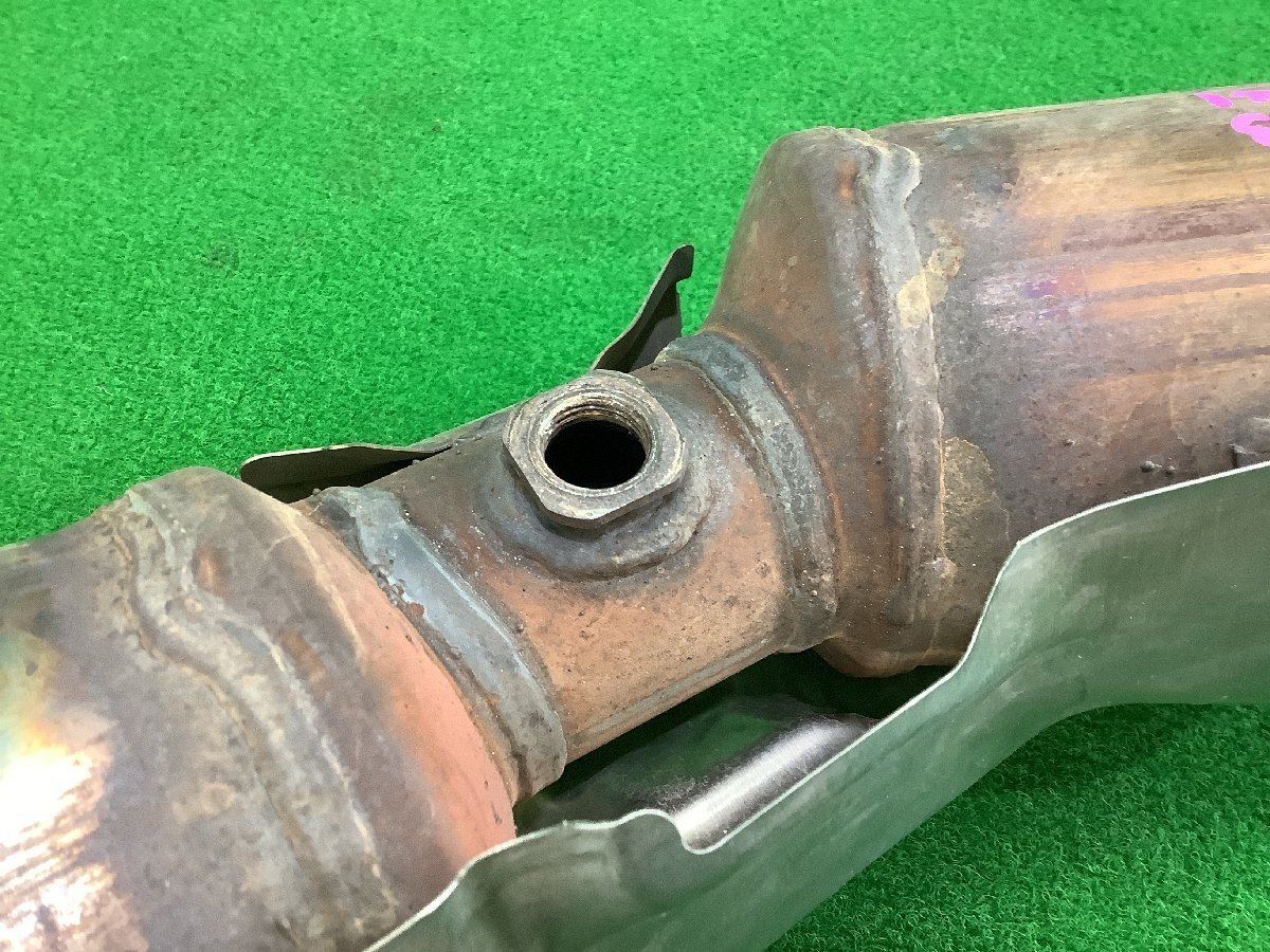 自動車 触媒 トヨタ 純正 ZVW41 プリウスα 2ZR-FXE 1本 刻印 GP2/TB2 素材用 コア レアメタル キャタライザー パラジウム ロジウム_画像3