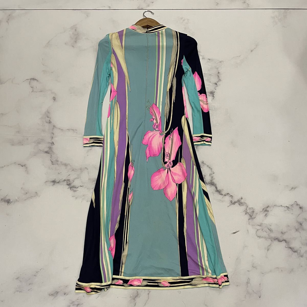 H ○ 高級感溢れる 'フランス製' LEONARD レオナール 長袖 花柄 ロング丈 シルク100% ストレッチ ワンピース 1 レディース ブルー系_画像2