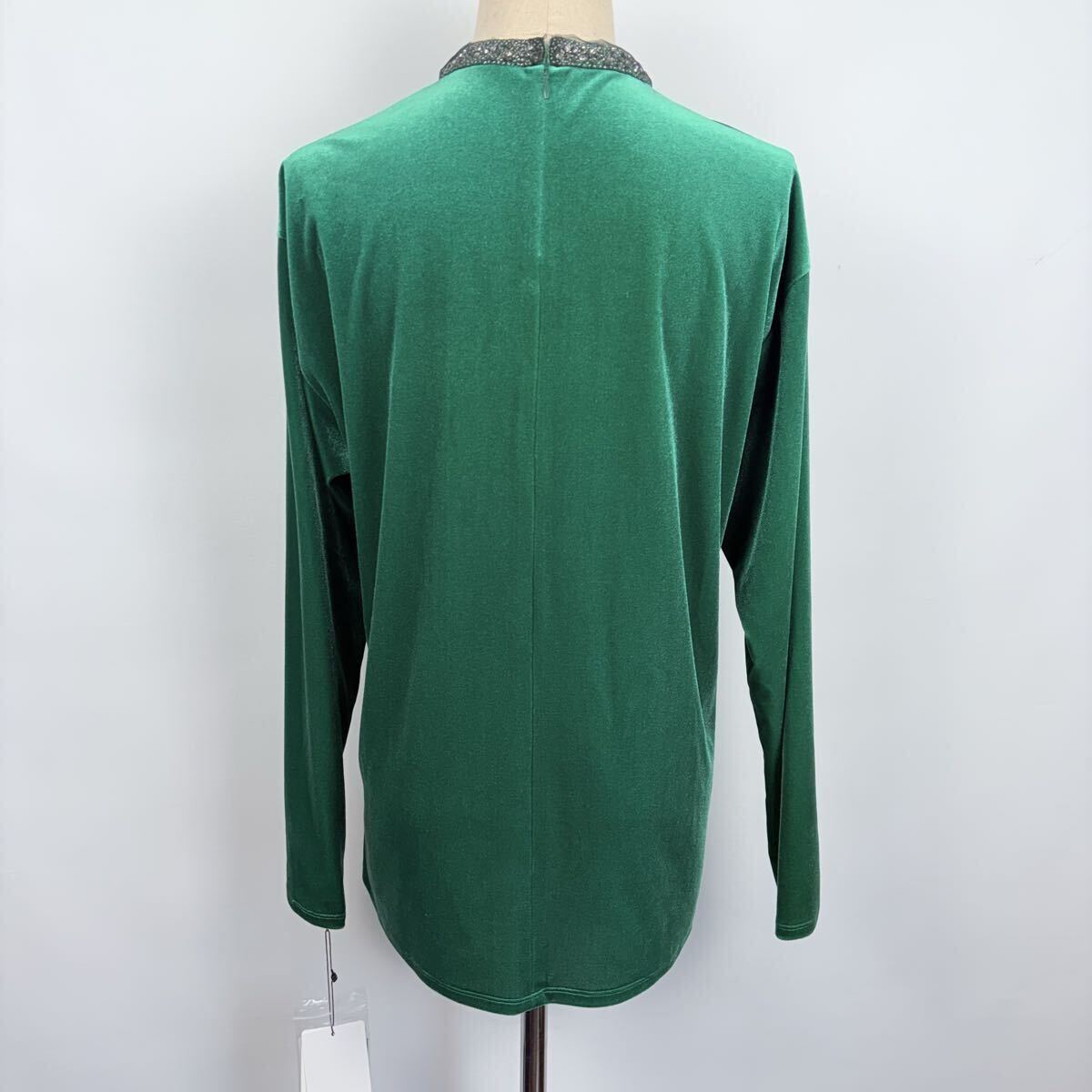 新品56100円 9号38 ランバンコレクションLANVINCOLLECTION ビジューネックベロアカットソー ニットトップス 最高級ベルベット グリーン_画像5