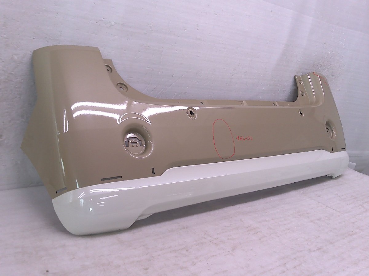 ムーヴ キャンバス LA800S/LA810S リアバンパー ソナー穴2か所 ベージュ/52159-B2A60 中古品[H105-BR4744]_画像2