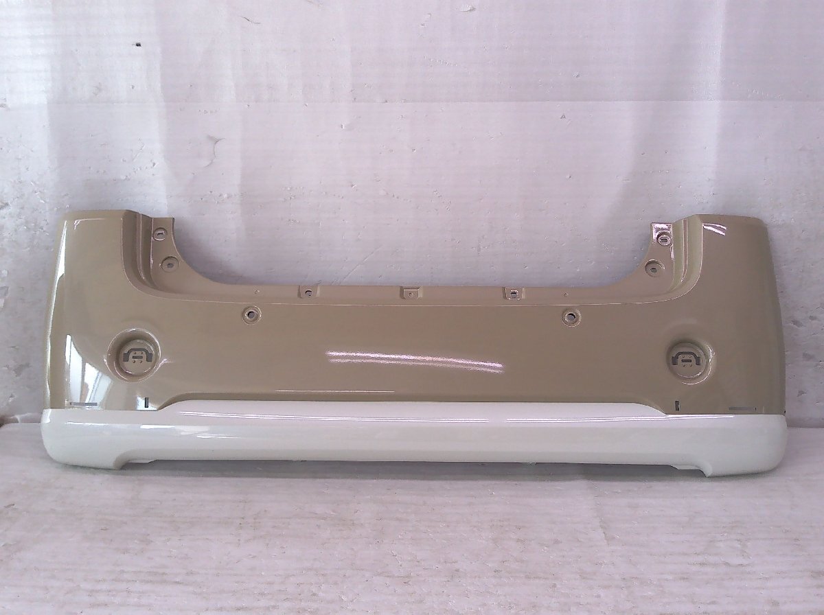 ムーヴ キャンバス LA800S/LA810S リアバンパー ソナー穴2か所 ベージュ/52159-B2A60 中古品[H105-BR4744]_画像1