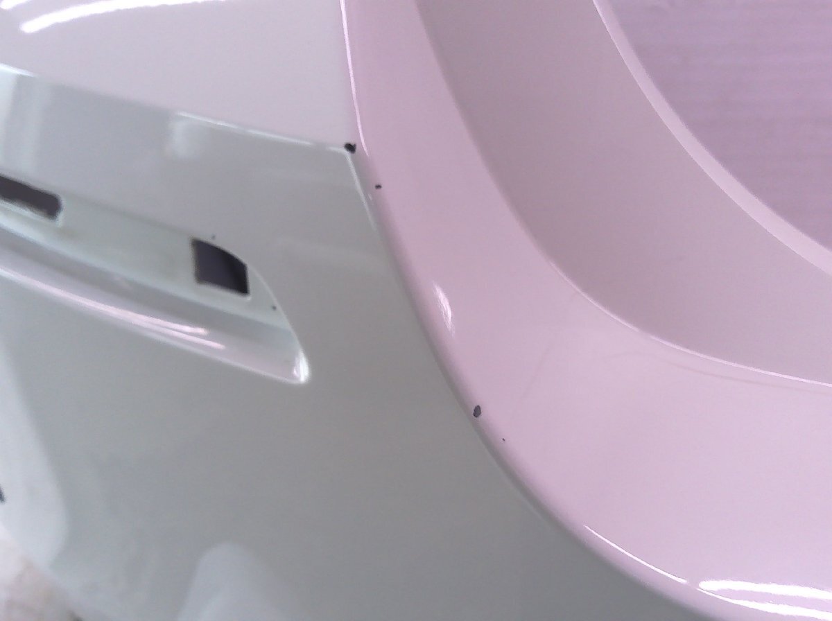 ＊送料無料(北海道/沖縄/離島除く)＊BMW 5シリーズ(F10) 523d LDA-FW20 リアバンパー ソナー穴有 ホワイト/51127906324 中古[H000-BR4671]_画像4