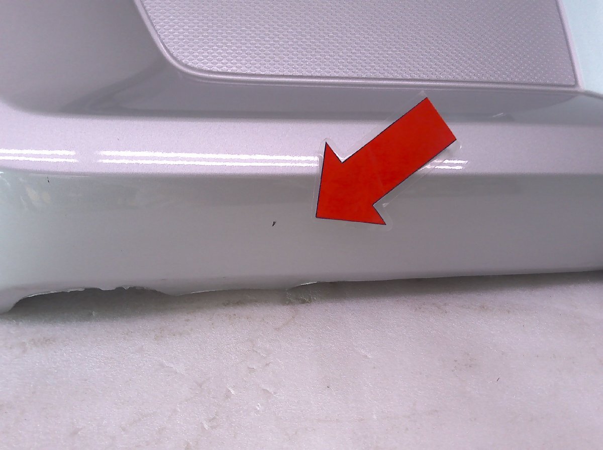 ＊送料無料(北海道/沖縄/離島除く)＊アルト HA36S リアバンパー シルバー/71811-74P 中古品[H000-BR4684]_画像4