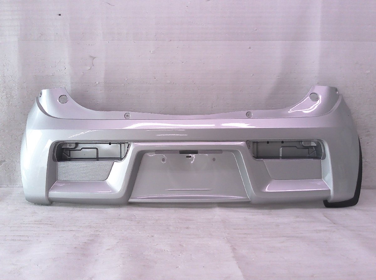 ＊送料無料(北海道/沖縄/離島除く)＊アルト HA36S リアバンパー シルバー/71811-74P 中古品[H000-BR4684]_画像1