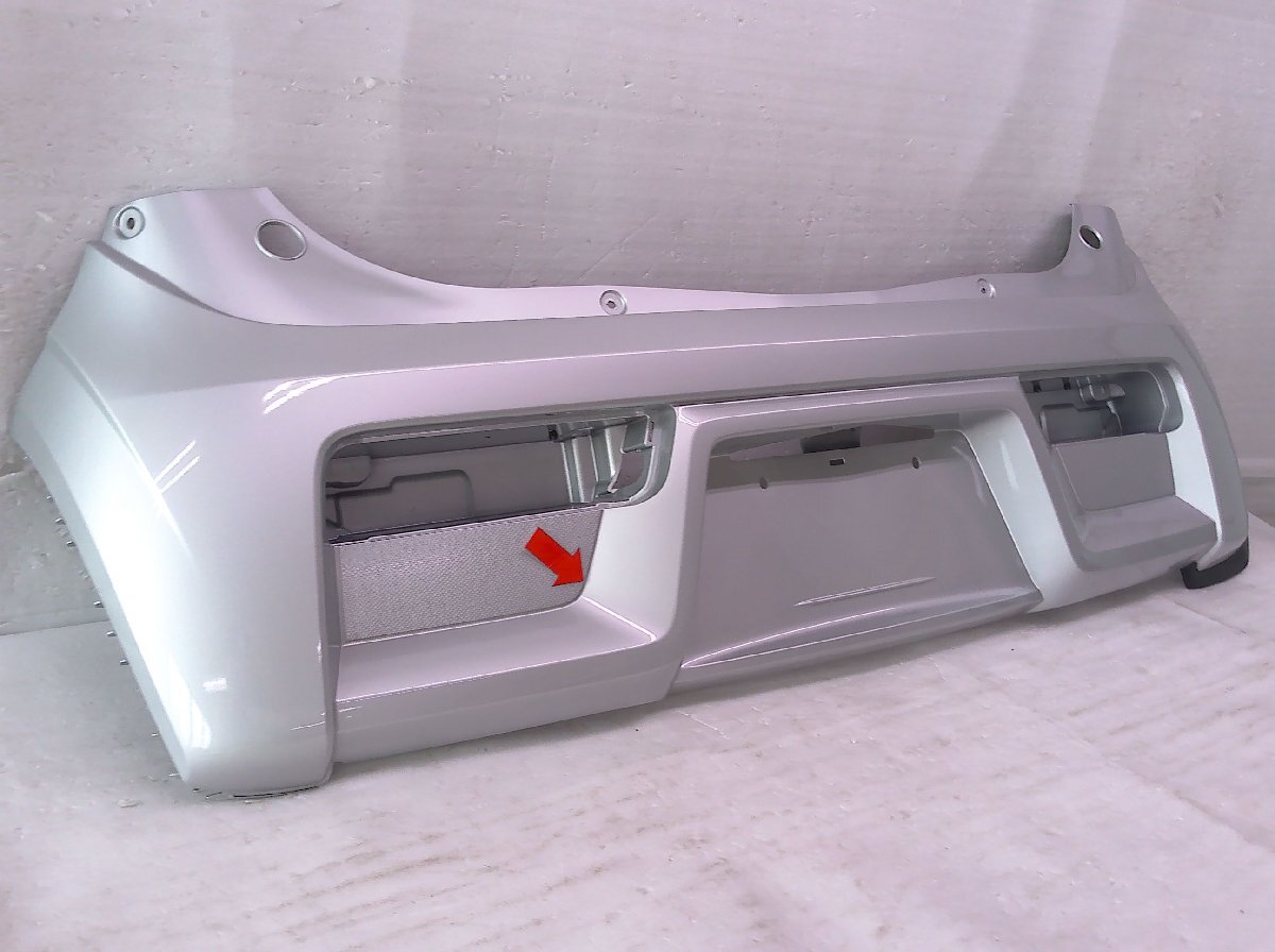 ＊送料無料(北海道/沖縄/離島除く)＊アルト HA36S リアバンパー シルバー/71811-74P 中古品[H000-BR4684]_画像6
