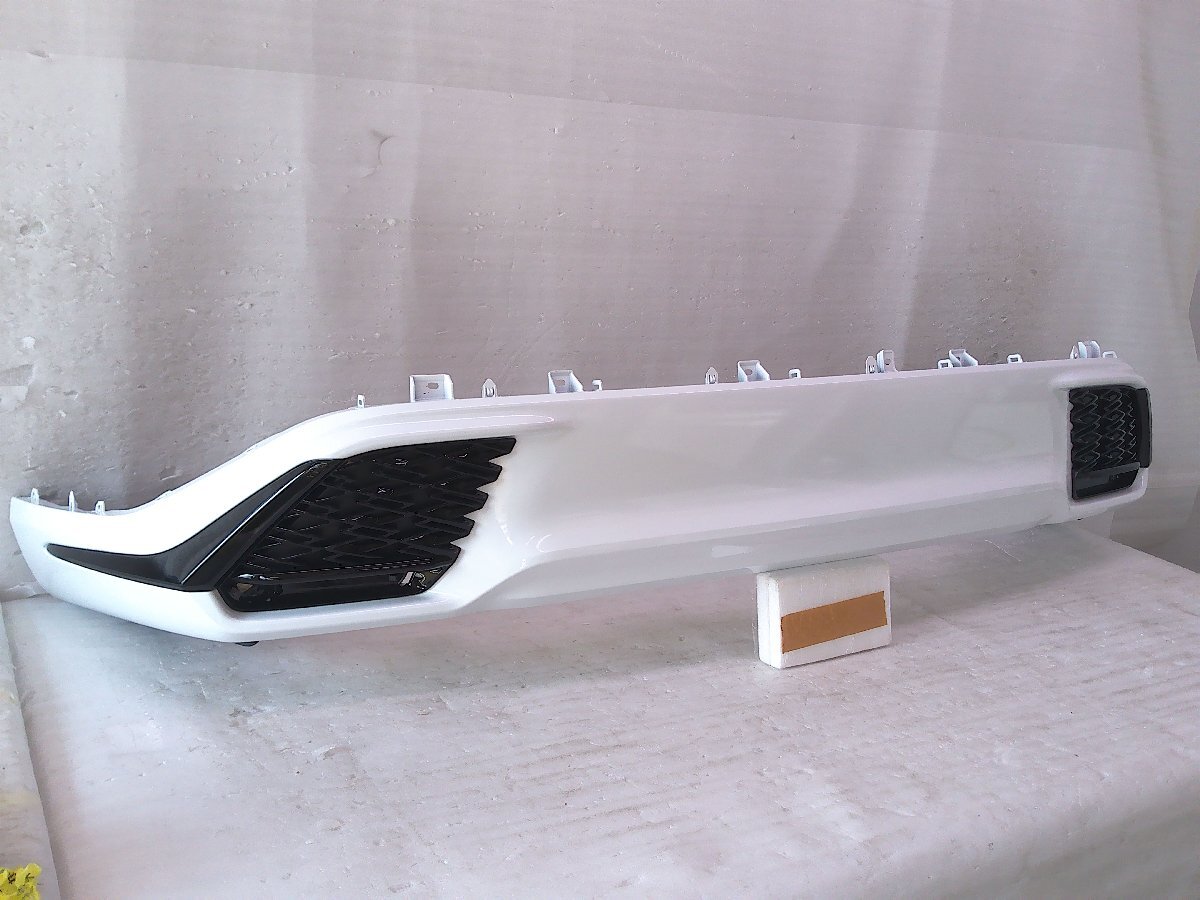 レクサス RX500h Fスポーツ TALH17 リアスポイラー パール(083)/52108-48110 中古品[H917-RS0414]_画像4