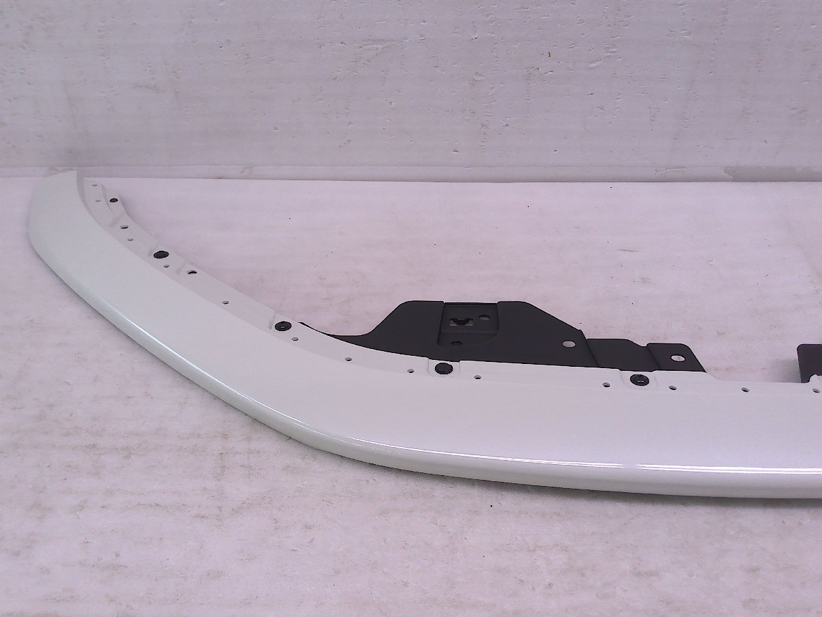 フロンクス WDB3S フロントガーニッシュ パール/72112-74T0/72100-74T00-ZHJ 中古品[H308-FG1632]_画像2