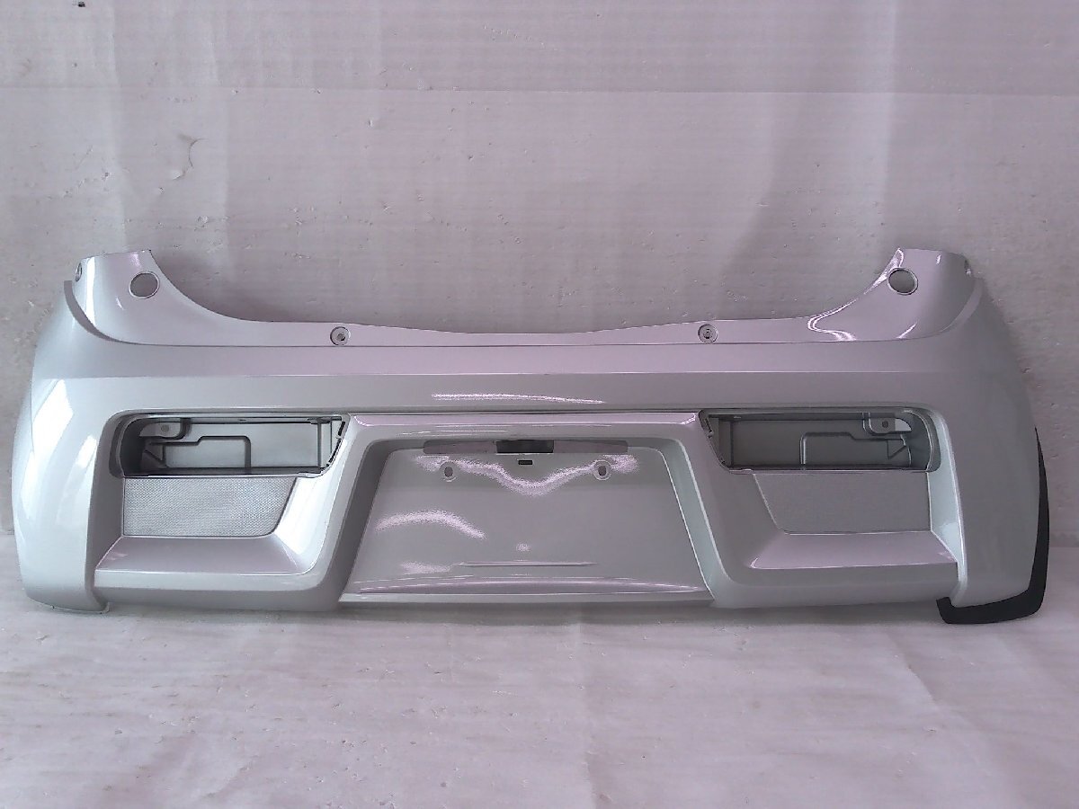 ＊送料無料(北海道/沖縄/離島除く)＊アルト HA36S リアバンパー シルバー/71811-74P 中古品[H000-BR4637]_画像1