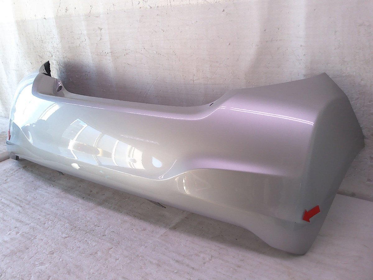 ヴィッツ KSP130/NCP130 リアバンパー シルバー/52159-52740 中古品[H215-BR4777]_画像6