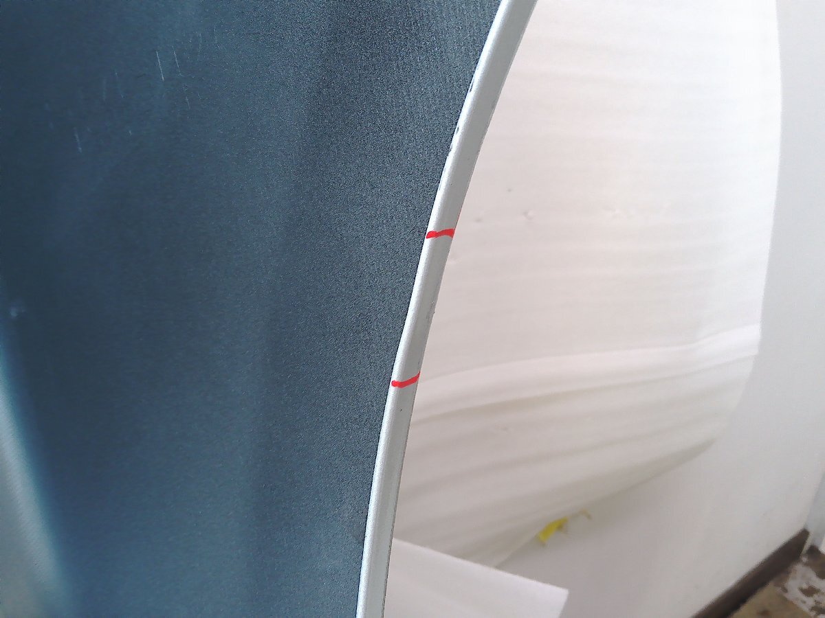 ヴィッツ KSP130/NCP130 リアバンパー シルバー/52159-52740 中古品[H215-BR4777]_画像10