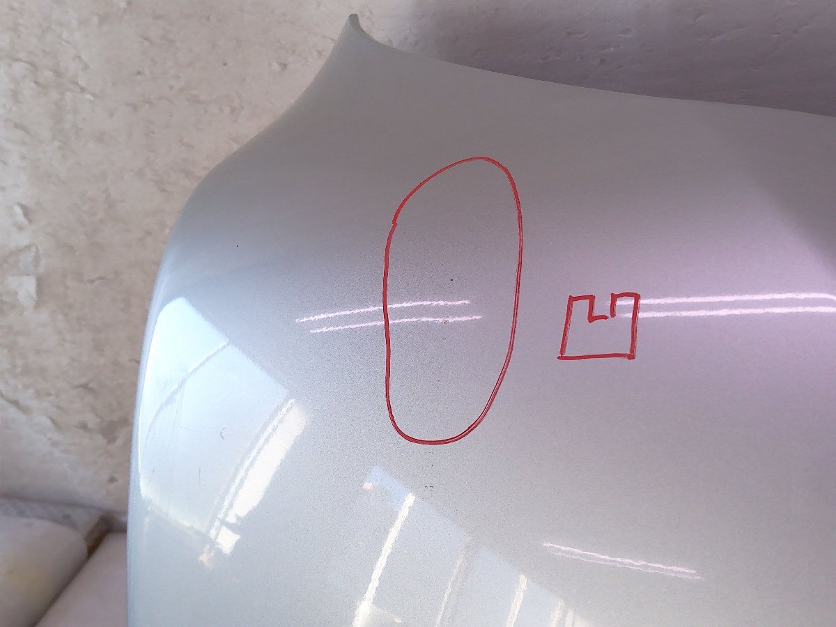 ヴィッツ KSP130/NCP130 リアバンパー シルバー/52159-52740 中古品[H215-BR4777]_画像4