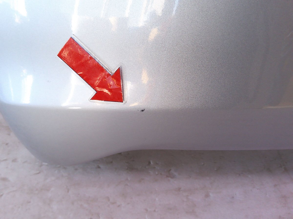 ヴィッツ KSP130/NCP130 リアバンパー シルバー/52159-52740 中古品[H215-BR4777]_画像5