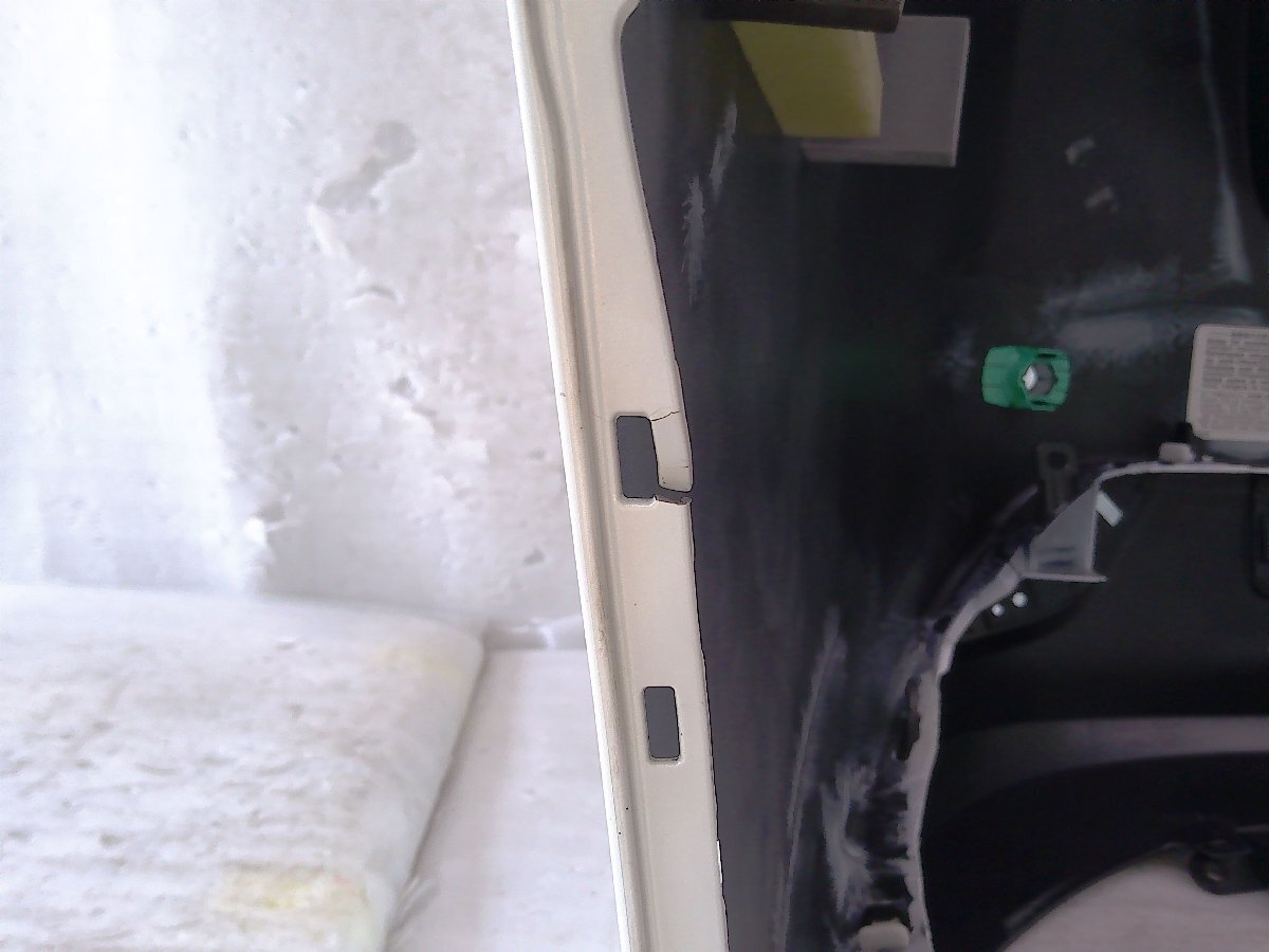 プリウス ZVW50/ZVW51/ZVW55 リアバンパー センサー穴4か所 パール/52159-47290 中古品[H215-BR4780]_画像9