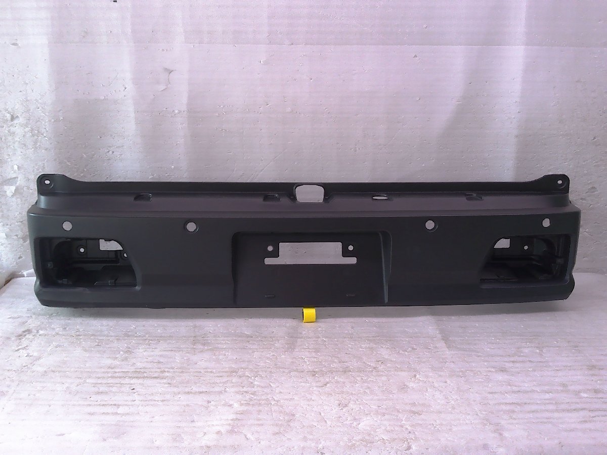 ハイゼットカーゴ S700V リアバンパー センサー穴4か所 素地/52159-B5210 中古品[H000/H276-BR4766]_画像1