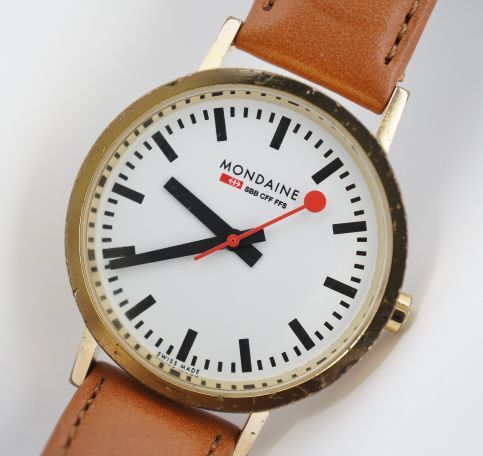 1円～ MONDAINE【モンディーン GOLDENラウンド】メンズ_画像2