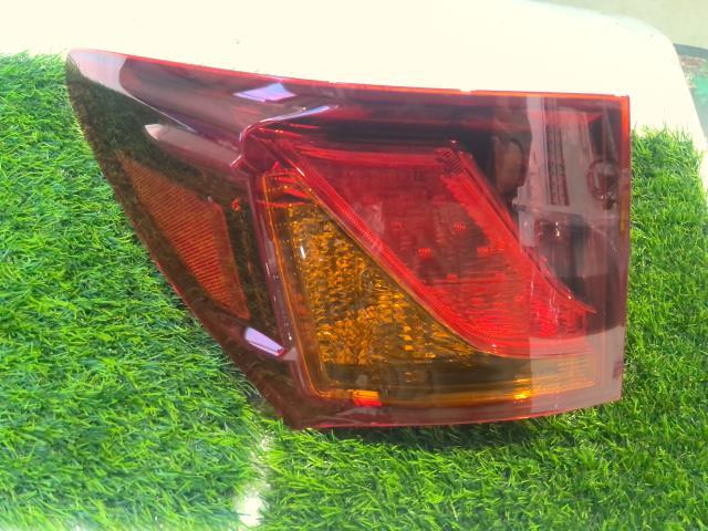 レクサス GS 左テールランプ 81561-30C80_画像1