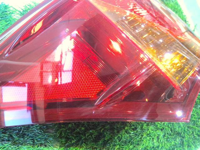 レクサス GS 左テールランプ 81561-30C80_画像4