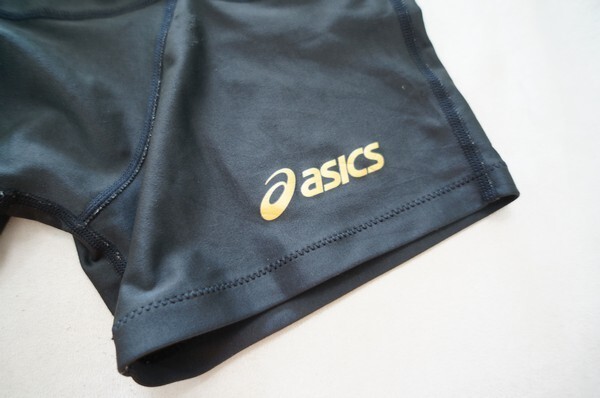★asicsアシックス 光沢ブラック/ストレッチホットパンツ/ショートパンツ/ショートスパッツ/スポーツパンツ/短パン/ユニセックス_画像4