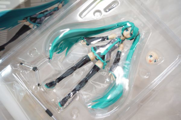 ★初音ミク フィグマ figma 014 マックスファクトリー アクアションンフィギュアシリーズ ボーカロイド 開封品_画像2