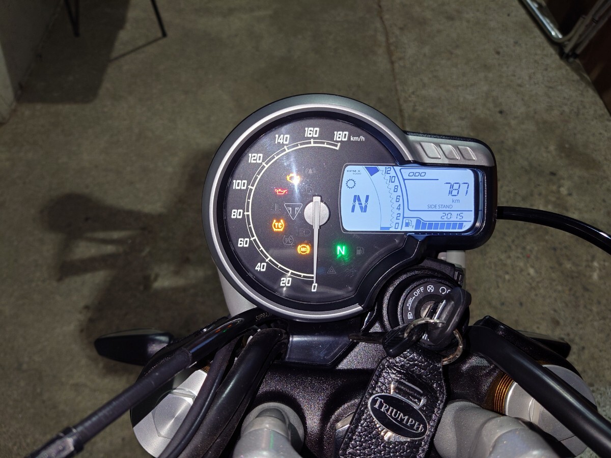  Triumph Scrambler 400X небольшой пробег машина 