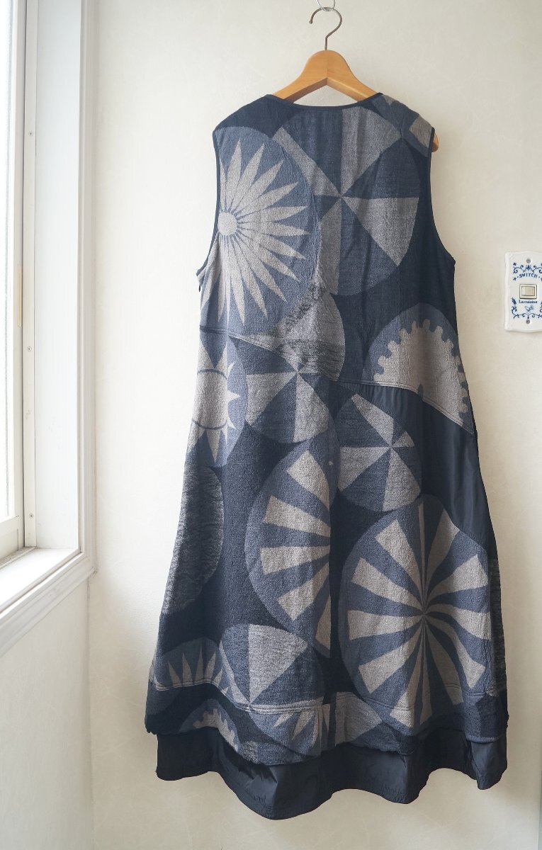 ★EIKO KONDO /エイココンドウ *秋冬 ウール混 幾何学模様 変形 切替デザイン ワンピース /黒グレー 42*　古着のgplus広島 2510t3_画像2