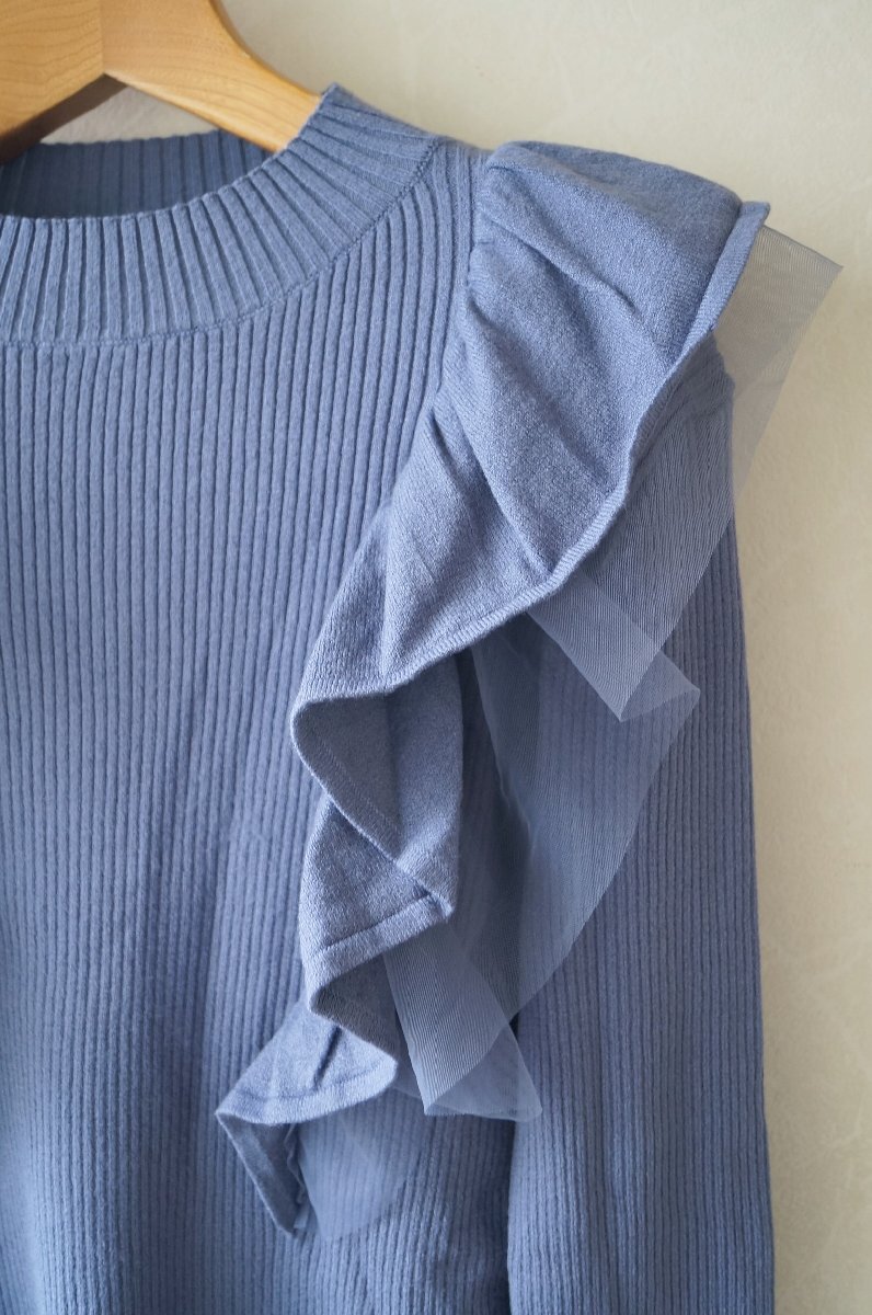 ★送料無料!! 2023年 NATURAL BEAUTY BASIC(ナチュラルビューティー)*チュールレイヤードラッフルニット ブルー*古着のgplus広島 2510t3_画像6