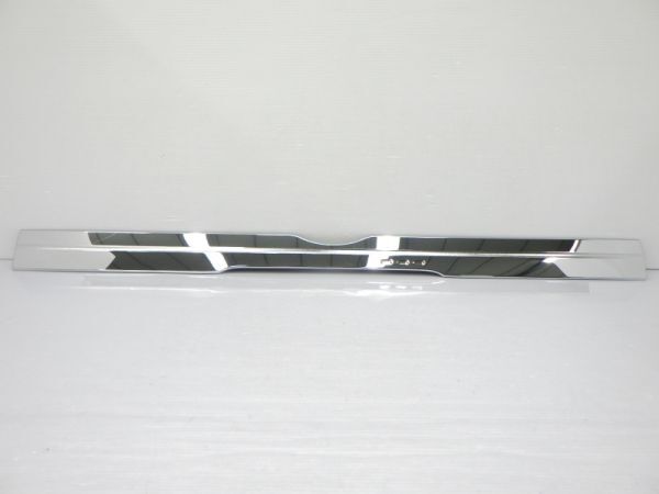 H21465 ◎タントカスタム LA650S/LA660S ◎シフォンカスタム LA650F/LA660F バックドアガーニッシュ メッキ_画像1
