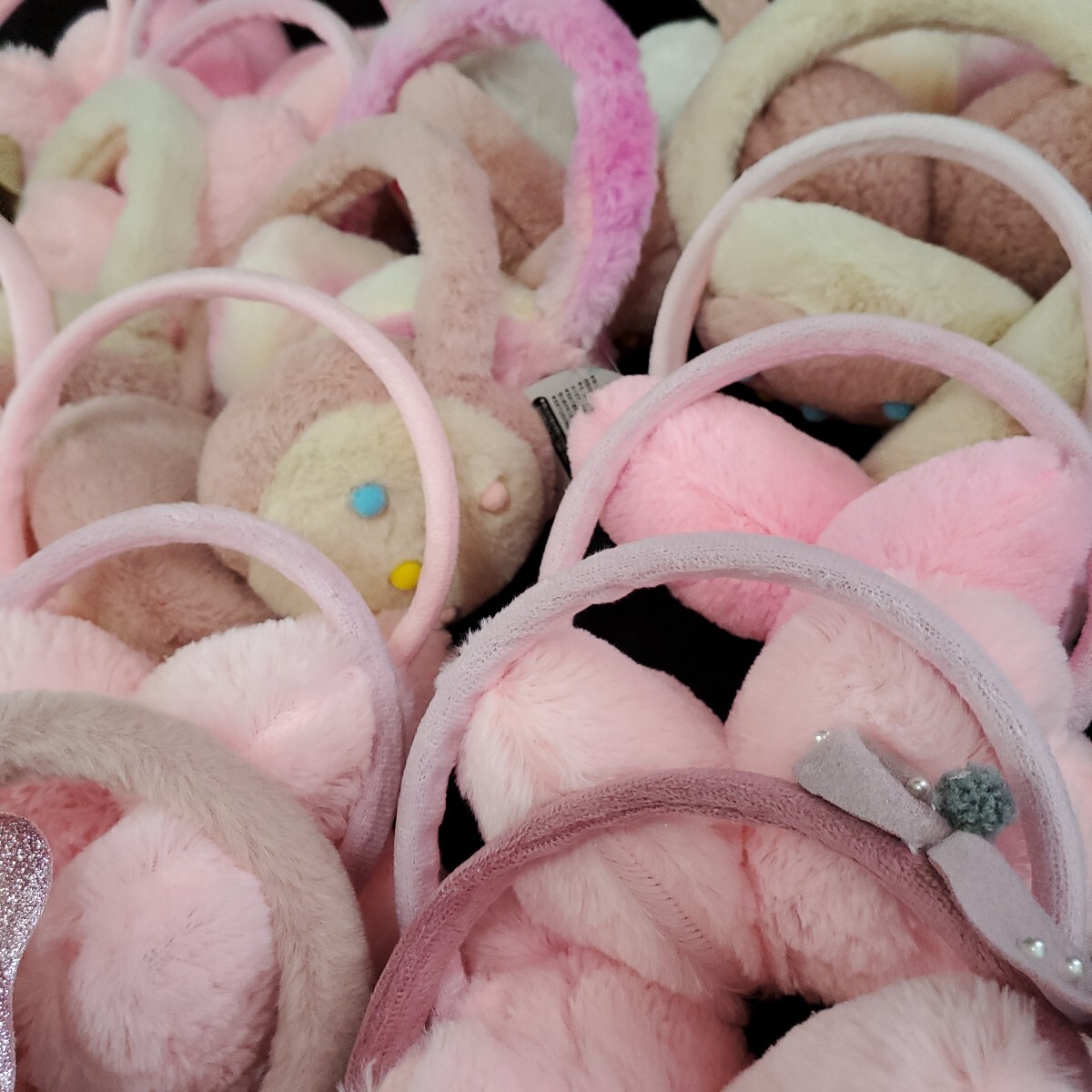 ★未使用保管品 イヤーマフ まとめ売り 防寒グッズ 耳当て キッズ 女の子 冬用 防寒 モコモコ 耳あてカチューシャ 275-16 _画像7