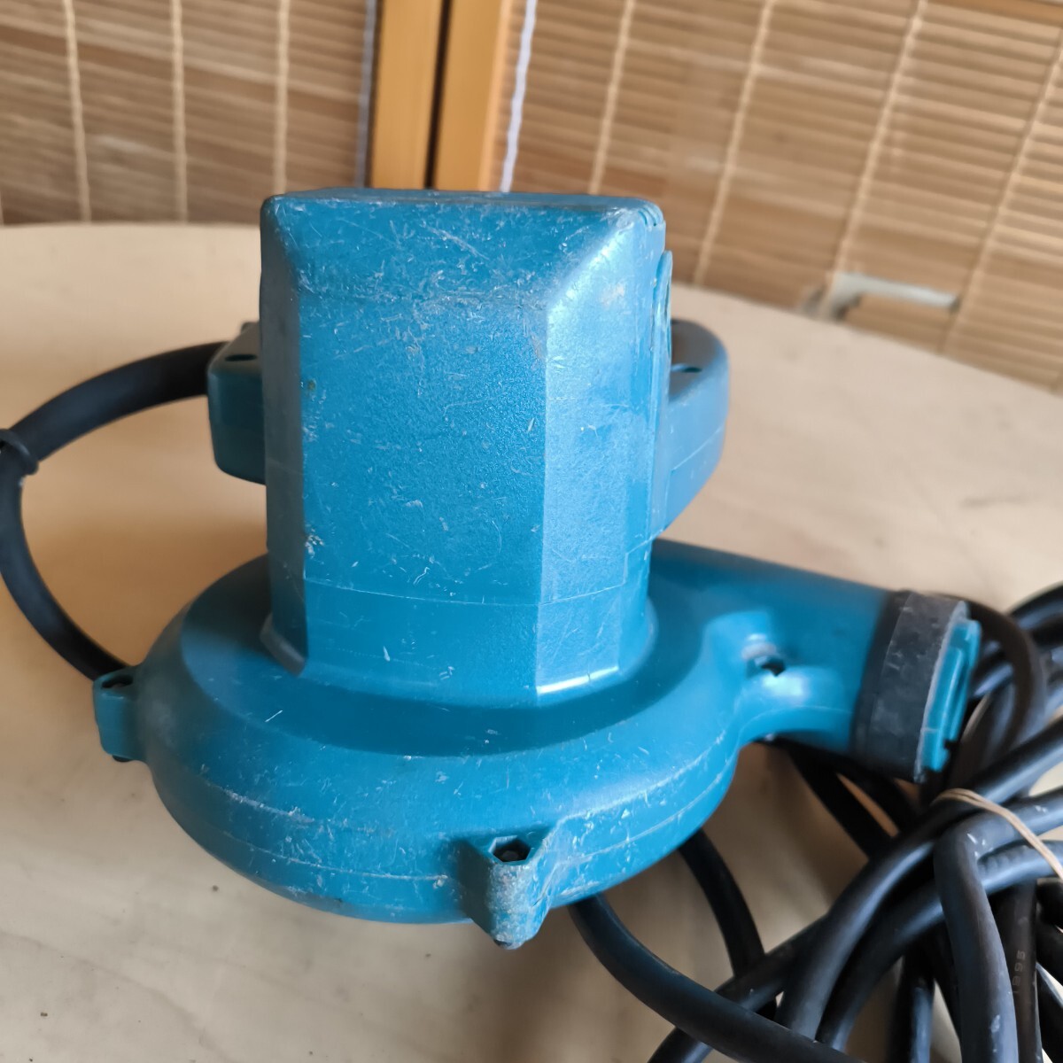 ◎【マキタ ブロワ】先端パーツ不足 中古品 引き上げ品 現状品 モデル4014N 100V ブロワー makita 電動工具 DIY パーツ取り 276-43_画像6