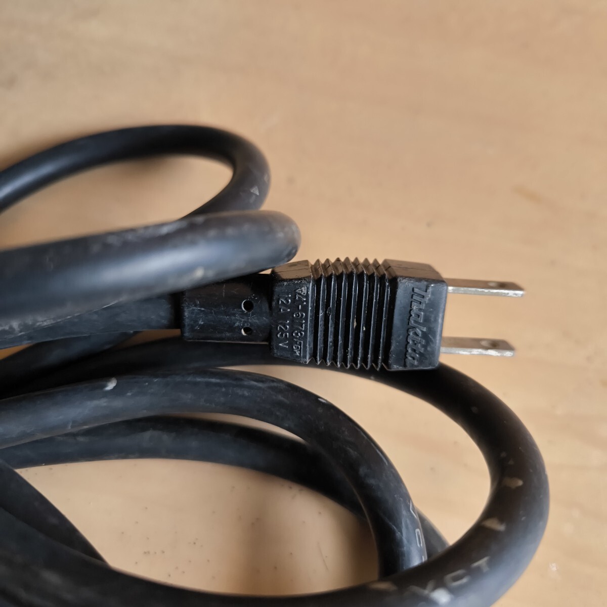 ◎【マキタ ブロワ】先端パーツ不足 中古品 引き上げ品 現状品 モデル4014N 100V ブロワー makita 電動工具 DIY パーツ取り 276-43_画像7