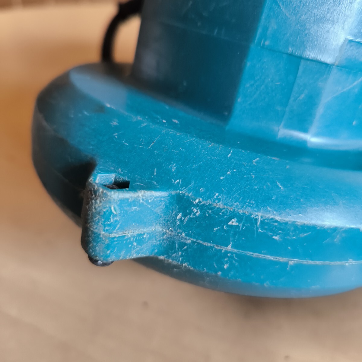 ◎【マキタ ブロワ】先端パーツ不足 中古品 引き上げ品 現状品 モデル4014N 100V ブロワー makita 電動工具 DIY パーツ取り 276-43_画像8