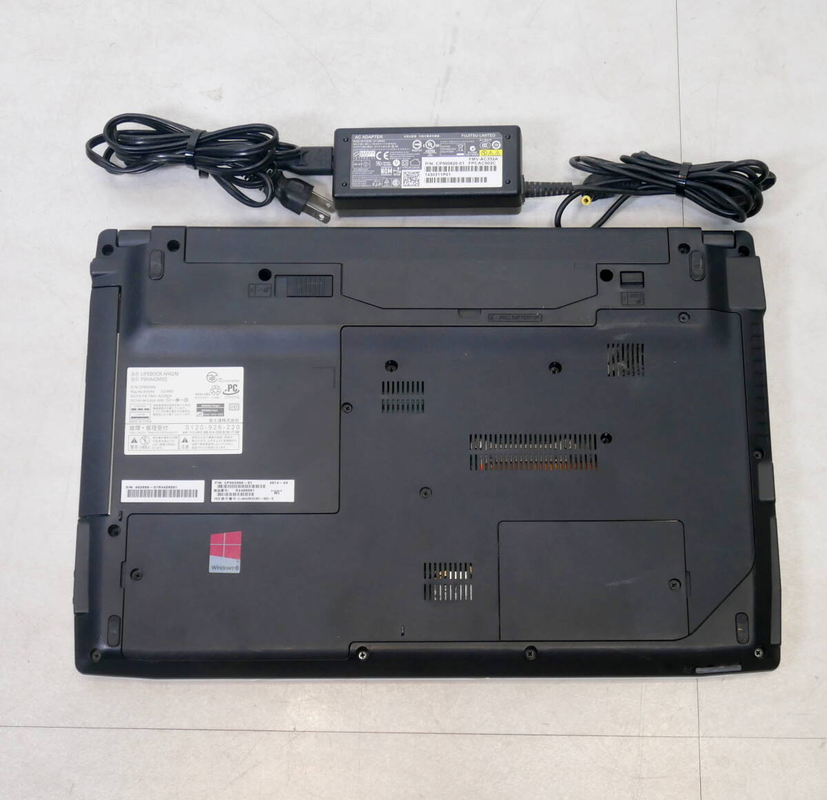 ▲(R710-F238) 現状品 通電◯ FUJITSU 富士通 LIFEBOOK AH42/M FMVA42MW2 ノートパソコン PC 初期化済み_画像9